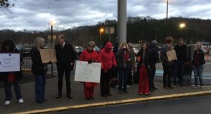 Teachers ‘walk-in,’ eye lawmakers as regular session begins